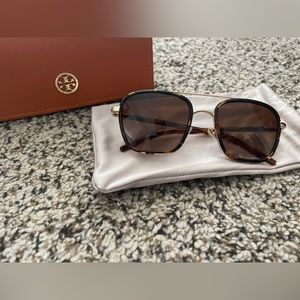 Tory Burch rectangle aviators TY6090